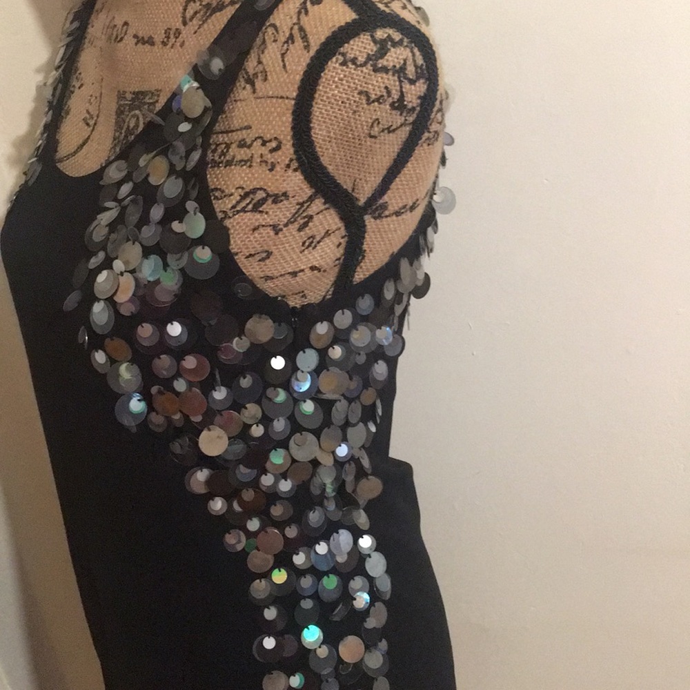 Dress - Picture 6 of 7